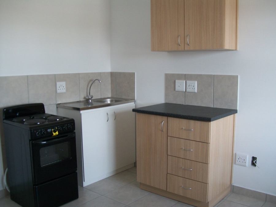 To Let 1 Bedroom Property for Rent in Peerless Park East Western Cape